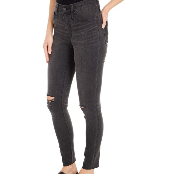 Madewell Denim - EUC! Madewell 9” Distressed Raw Hem Skinny Jeans